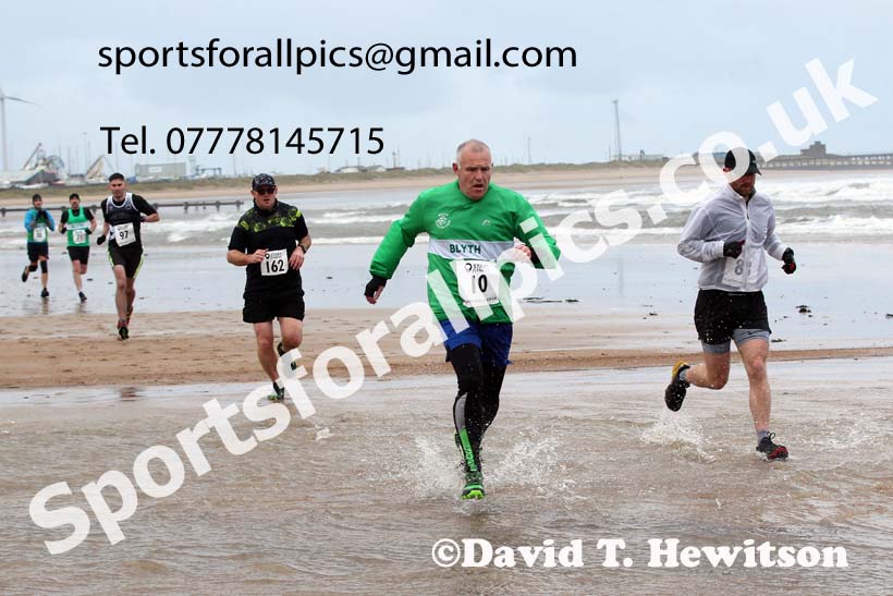 The 2021 Blyth Sands Race, December 5th. Photo: David T. Hewitson/Sports for All Pics